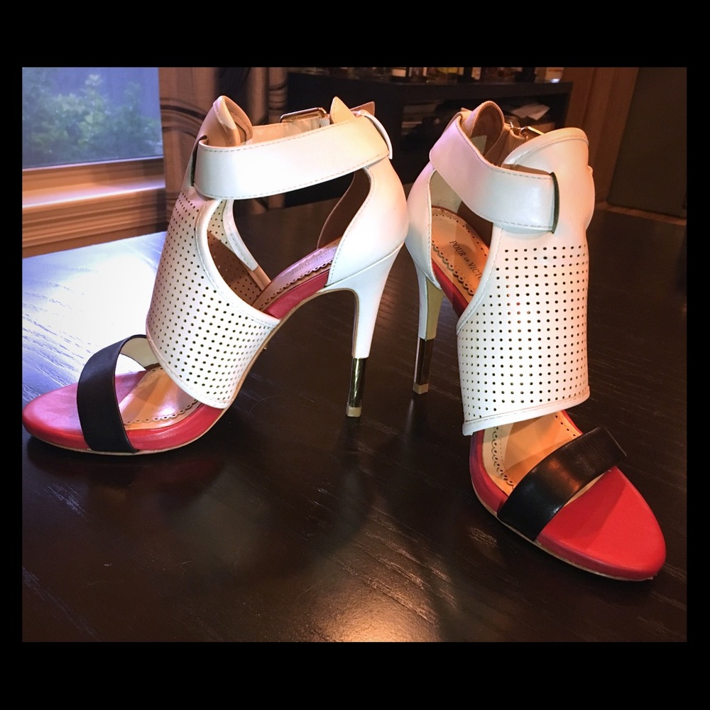Pour La Victoire Sandal Bootie